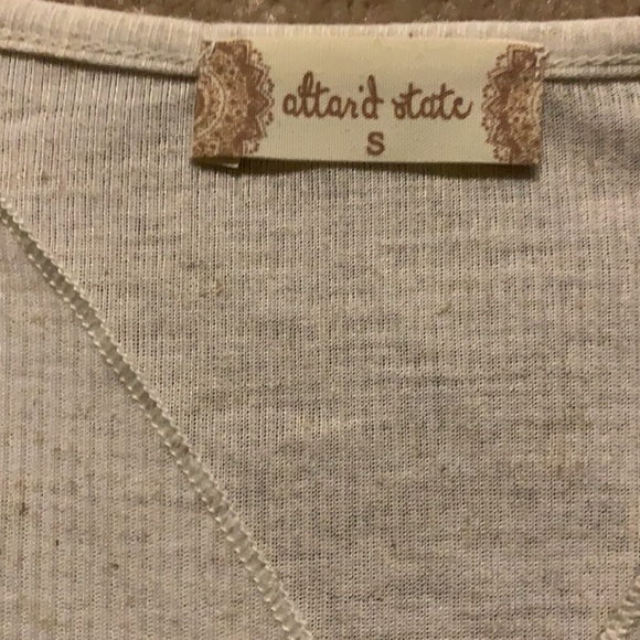 V neck lightweight sweater long in back - Picture 2 of 4